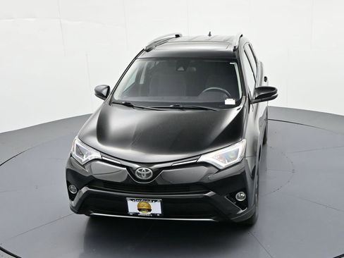 Used 2018 Toyota RAV4 XLE AWD/4WD image 25