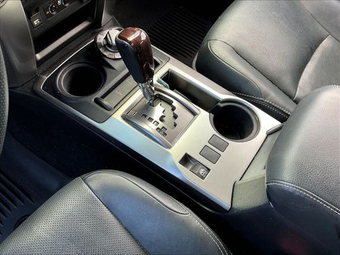 Used 2021 Toyota 4Runner Limited AWD/4WD image 18