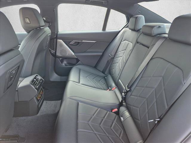 Used 2027 BMW 530i w/ M Sport Package RWD image 17