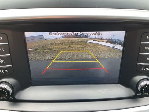 Used 2019 Kia Sorento LX image 18