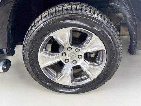 Used 2020 RAM 1500 Laramie AWD/4WD image 32