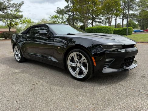 Used 2017 Chevrolet Camaro SS image 7
