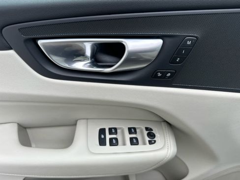 Used 2024 Volvo XC60 B5 Core w/ Climate Package image 18