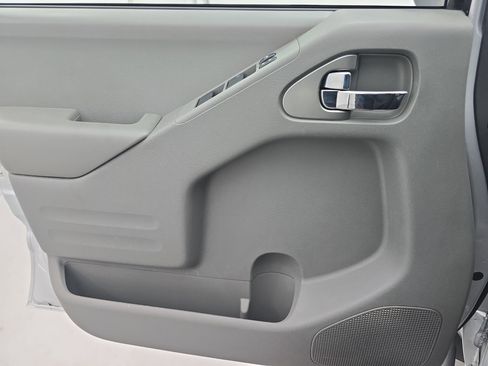 Certified 2020 Nissan Frontier SV RWD image 25