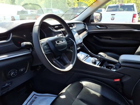 Certified 2023 Jeep Grand Cherokee Limited w/ Black Appearance Package AWD/4WD image 23