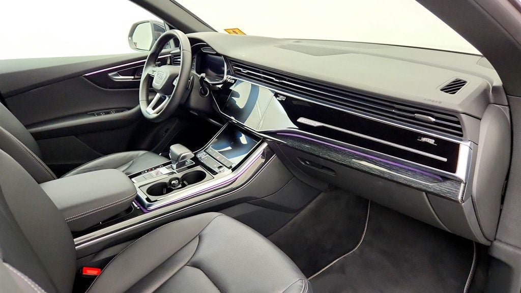 Used 2019 Audi Q8 Premium Plus w/ Premium Plus AWD/4WD image 26