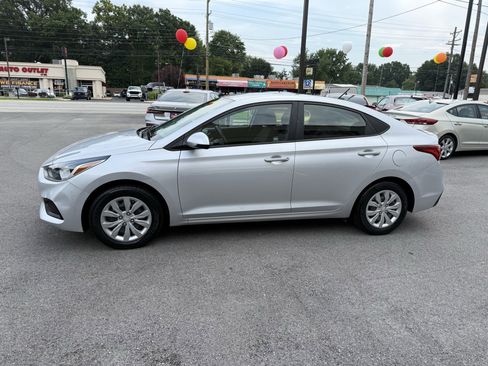 Used 2021 Hyundai Accent SE image 4