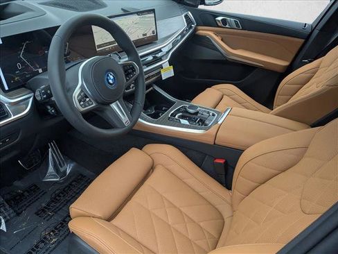 New 2026 BMW X5 xDrive50e w/ M Sport Package image 3