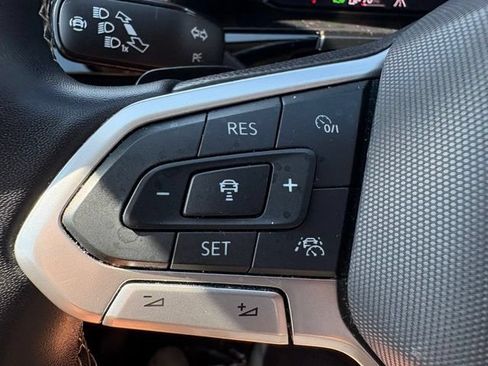 Used 2024 Volkswagen Atlas SE AWD/4WD image 34