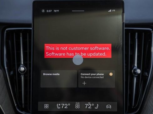 New 2026 Volvo XC60 B5 Plus w/ Protection Package Premier image 21