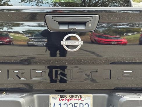 Used 2023 Nissan Frontier SV image 47