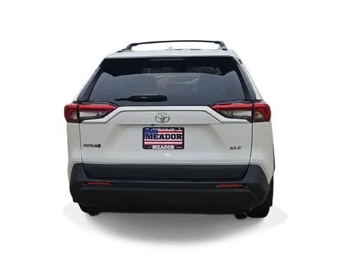 Used 2021 Toyota RAV4 XLE Premium FWD image 7