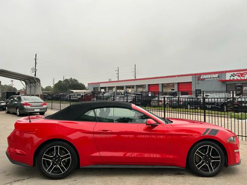 Used 2020 Ford Mustang Premium image 7