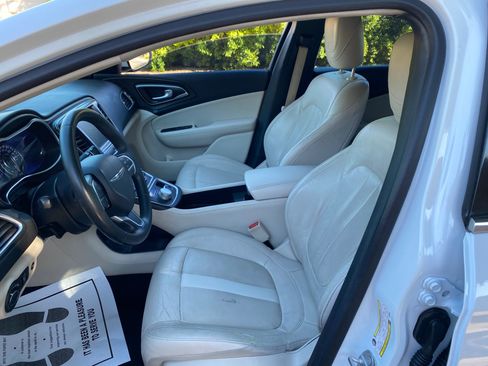 Used 2017 Chrysler 200 Limited Platinum image 32