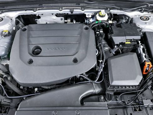 Certified 2025 Volvo XC40 B5 Plus image 35