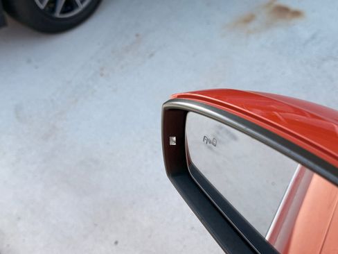 Used 2018 Volkswagen Tiguan SEL image 42