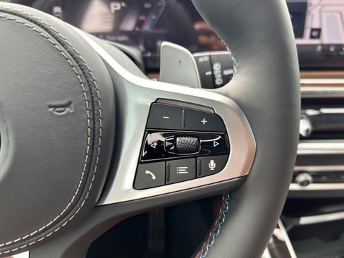 Used 2026 BMW X7 M60i image 10