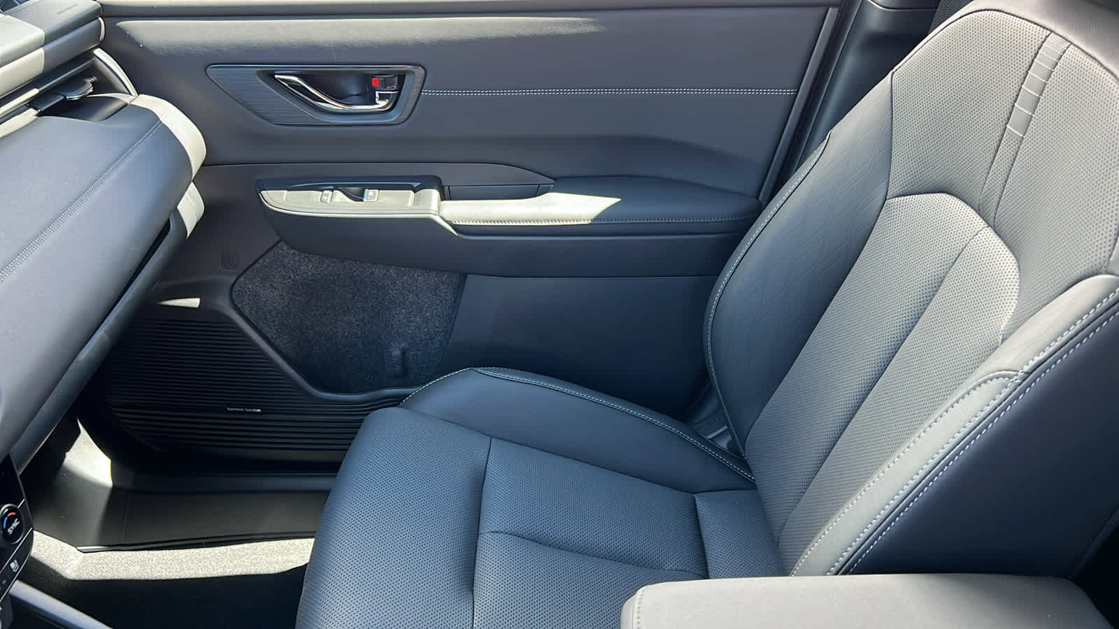 New 2026 Subaru Outback Touring XT AWD/4WD image 12