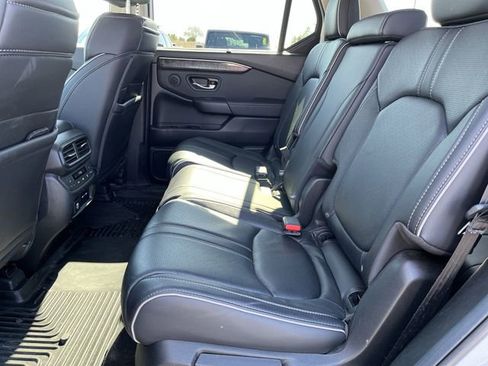 Used 2025 Honda Pilot Elite image 27