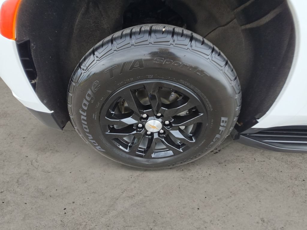 Certified 2024 Chevrolet Suburban LT AWD/4WD image 9