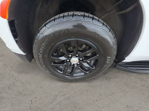 Used 2024 Chevrolet Suburban LT AWD/4WD image 9
