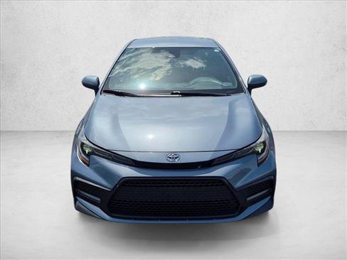 Used 2021 Toyota Corolla SE FWD image 2
