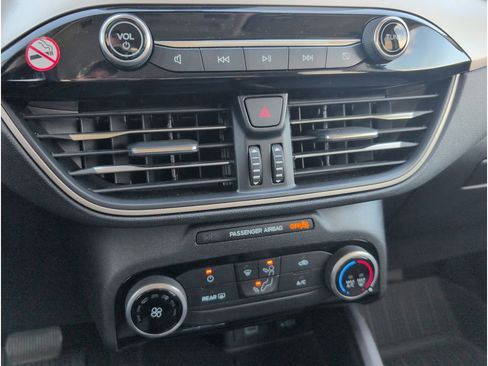 Used 2022 Ford Escape SE image 16