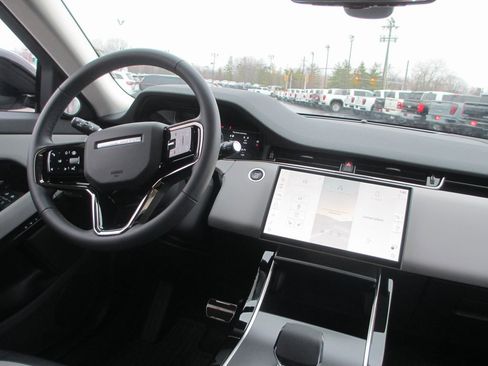 Used 2025 Land Rover Range Rover Evoque Dynamic SE image 22