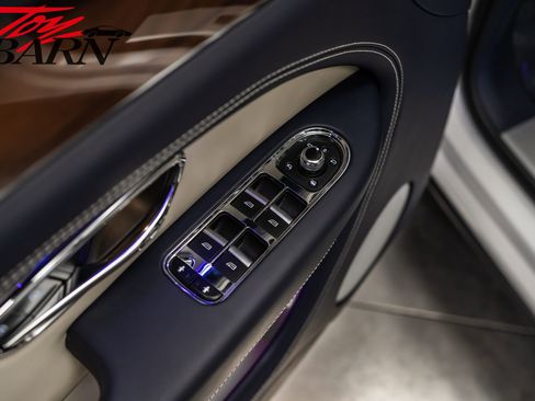 Used 2021 Bentley Bentayga image 20