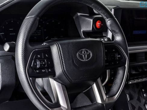 Used 2025 Toyota 4Runner TRD Off-Road image 18