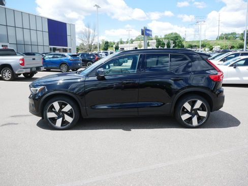 Used 2023 Volvo XC40 Recharge Ultimate w/ Protection Package Premier AWD/4WD image 4