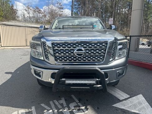 Used 2017 Nissan Titan SL image 2