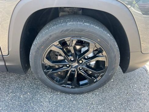 Used 2020 GMC Terrain SLE w/ Driver Convenience Package AWD/4WD image 9