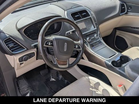Used 2020 Lincoln Nautilus Reserve AWD/4WD image 2
