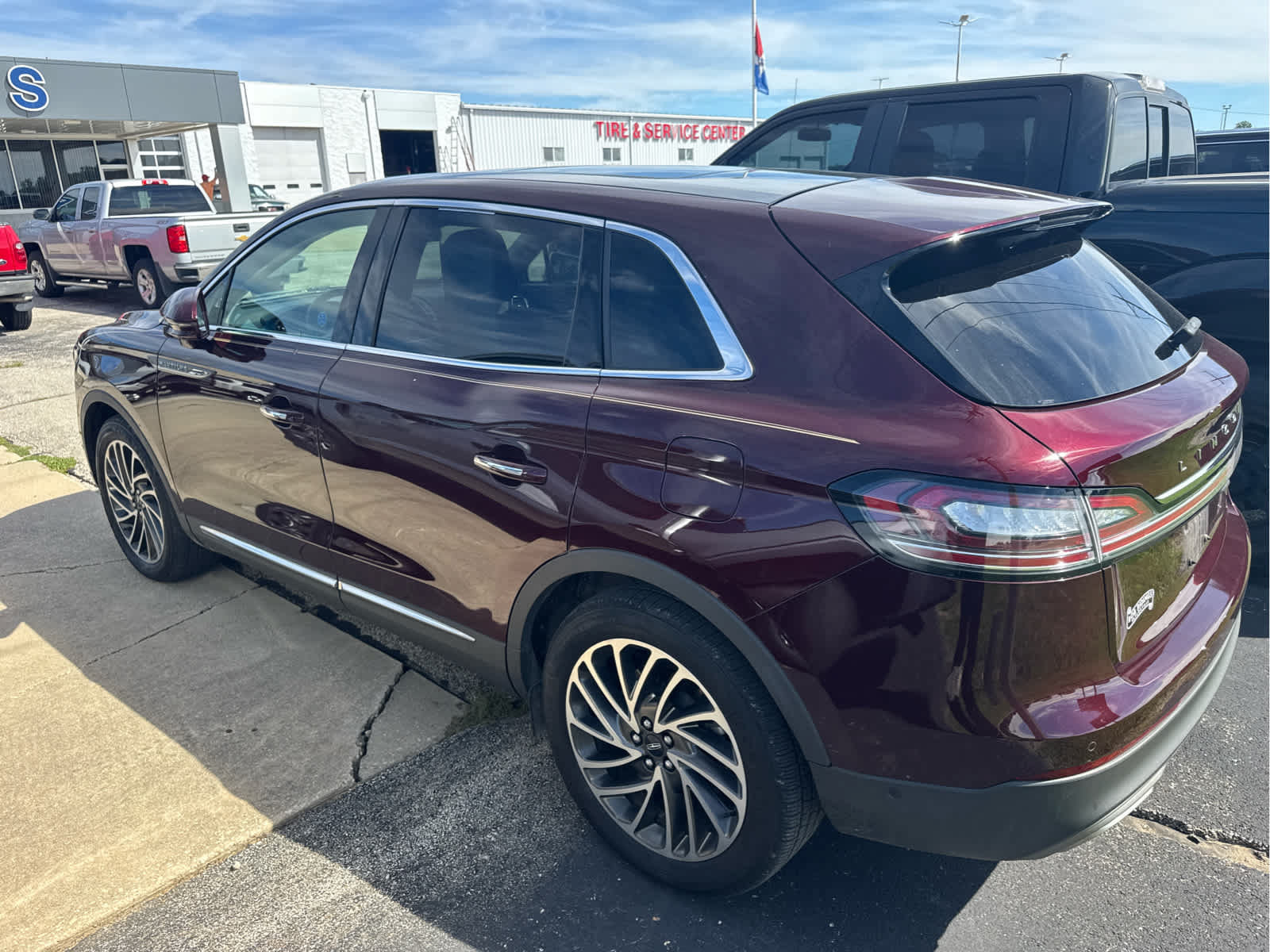 Used 2020 Lincoln Nautilus Reserve w/ Equipment Group 201A AWD/4WD image 3