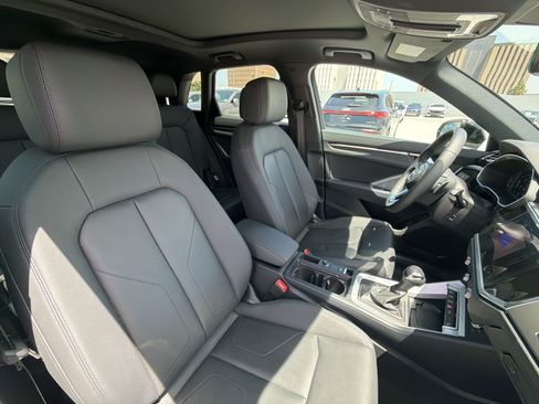Certified 2025 Audi Q3 2.0T Premium w/ Convenience Package AWD/4WD image 24