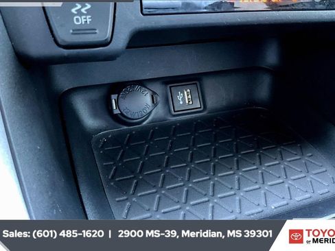 Used 2024 Toyota RAV4 XLE Premium image 23