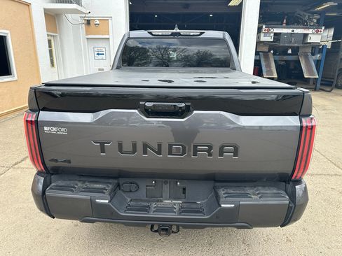 Used 2024 Toyota Tundra Platinum AWD/4WD image 3