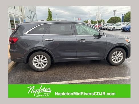 Used 2019 Kia Sorento FWD image 1
