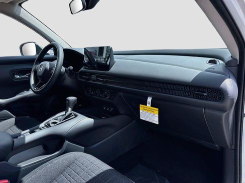 Certified 2026 Honda HR-V LX image 30