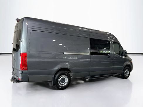 Used 2024 Mercedes-Benz Sprinter 2500 image 5