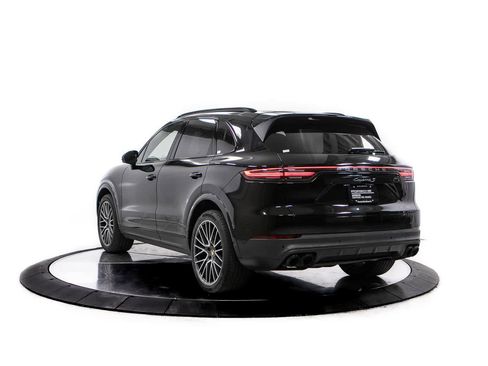 Certified 2023 Porsche Cayenne S Platinum AWD/4WD image 3