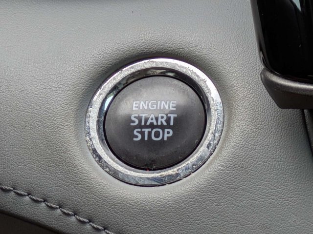 Used 2023 Toyota Highlander XLE FWD image 35