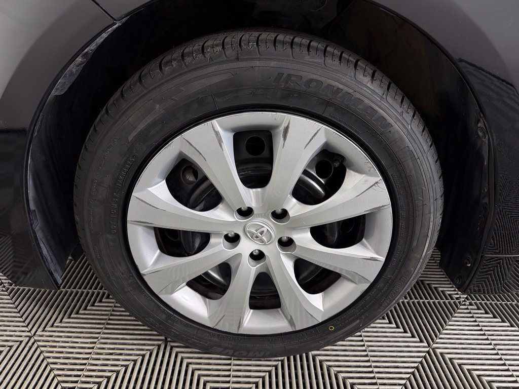 Used 2024 Toyota Corolla LE FWD image 11