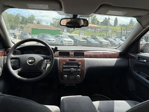 Used 2008 Chevrolet Impala LT FWD image 10