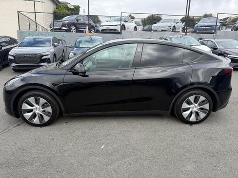 Used 2023 Tesla Model Y Long Range AWD/4WD image 8