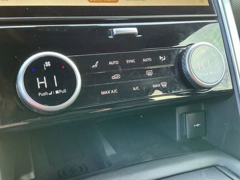 Used 2023 Land Rover Discovery S R-Dynamic image 33