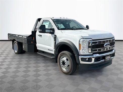 New 2024 Ford F550 MONROE 11' GOOSENECK image 2