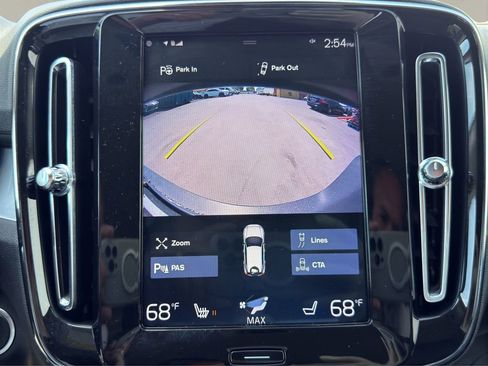Used 2019 Volvo XC40 T5 Momentum AWD/4WD image 17
