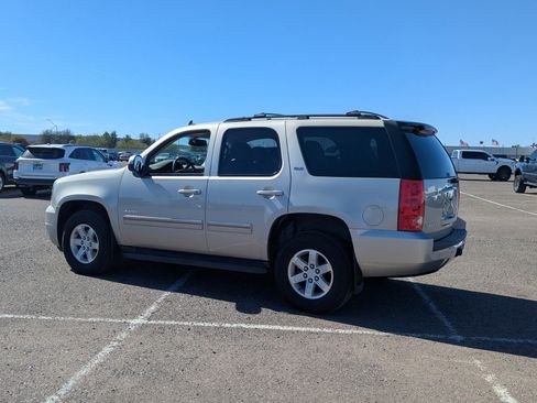 Used 2013 GMC Yukon SLT image 3